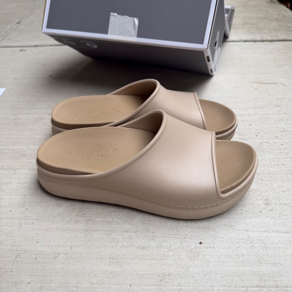Dansko Devyn Tan Slide Sandals Womens Size EU 40 / US 9